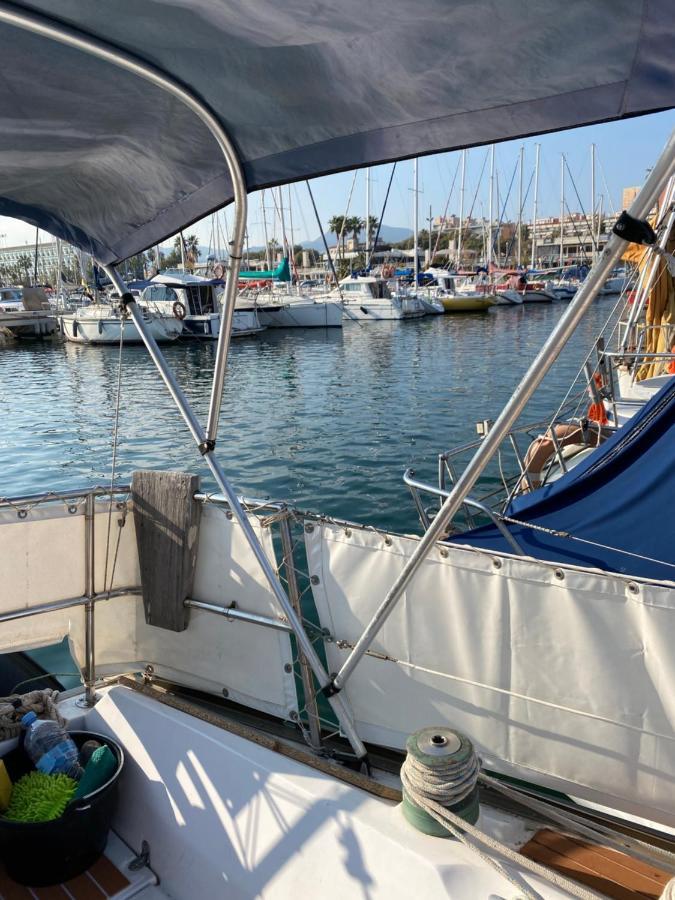 Welcome Aboard Yacht Cruiser! Mataró Exteriör bild